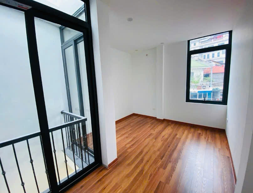 BÁN NHÀ ĐẸP – PHỐ TRÍCH SÀI – 90M² – NGÕ THÔNG – RA HỒ TÂY CHỈ 120M GIÁ 13.X TỶ.TÂY HỒ
